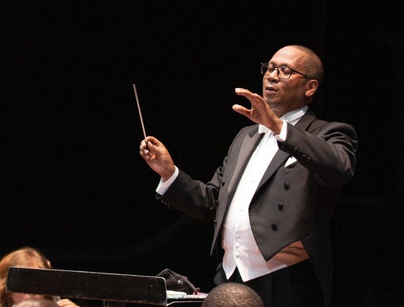 Leia mais sobre o artigo Sinfônica do Espírito Santo apresenta ‘The Afro-American Symphony’ sob regência de maestro panamenho Dino Nugent