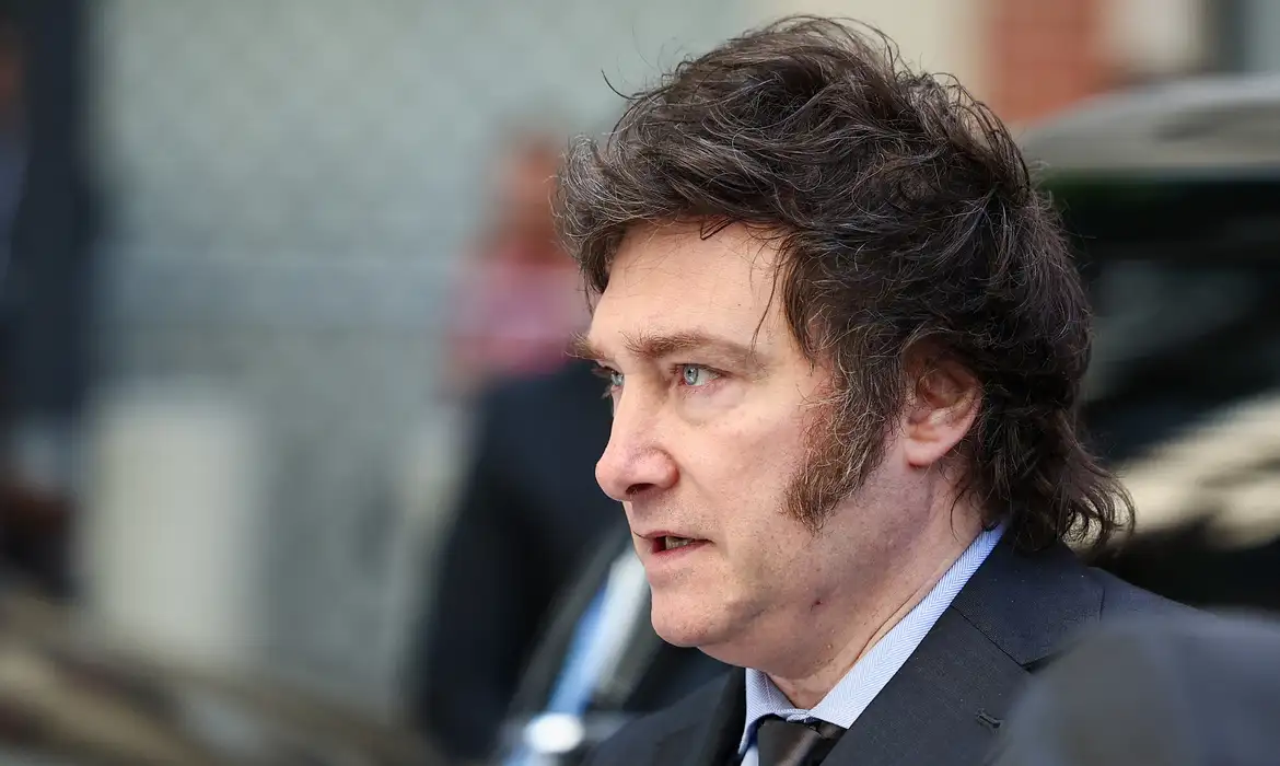 Leia mais sobre o artigo PF encontra no celular de Bolsonaro pedido de asilo a Milei