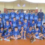 Prefeitura entrega kits esportivos para crianças do projeto Campeões de Futuro